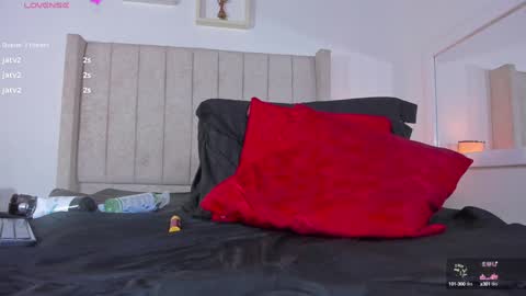 Snapshot of juana_240 chatting on January 14, 10:12 pm Lau follow online show from January 14, 10:12 pm