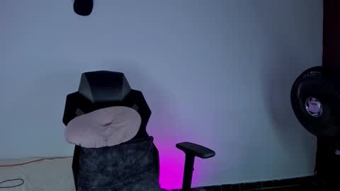 Juana Gate online show from December 5, 2:00 am