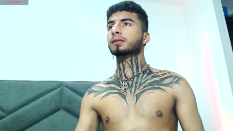 Snapshot of juancamilo66_ chatting on March 9, 4:05 am juancamilo66_ online show from March 9, 4:05 am