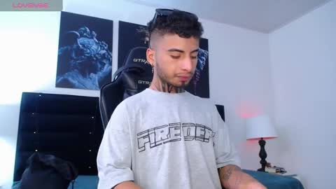 Snapshot of juancamilo66_ chatting on February 12, 7:13 pm juancamilo66_ online show from February 12, 7:13 pm