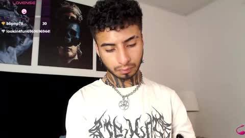 Snapshot of juancamilo66_ chatting on February 23, 10:42 pm juancamilo66_ online show from February 23, 10:42 pm