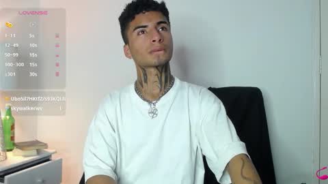 Snapshot of juancamilo66_ chatting on January 4, 6:09 am juancamilo66_ online show from January 4, 6:09 am