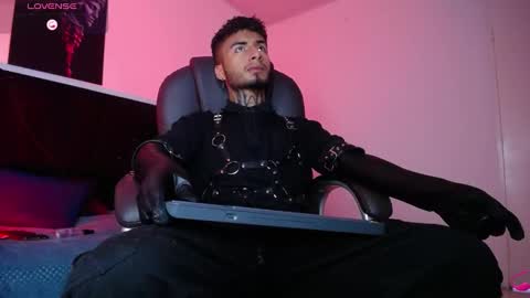 Snapshot of juancamilo66_ chatting on February 16, 10:21 pm juancamilo66_ online show from February 16, 10:21 pm