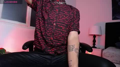 Snapshot of juancamilo66_ chatting on March 6, 4:19 am juancamilo66_ online show from March 6, 4:19 am