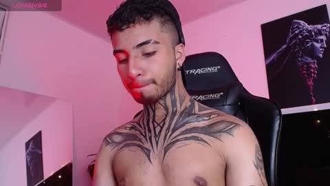 Snapshot of juancamilo66_ chatting on February 14, 3:54 am juancamilo66_ online show from February 14, 3:54 am