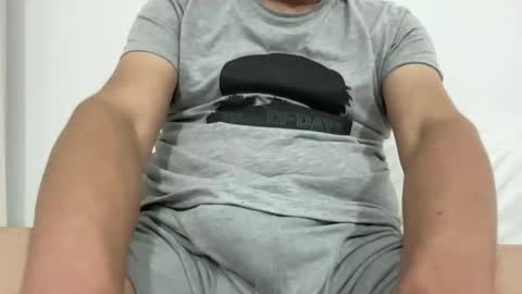 juandavergax42 online show from September 19, 1:10 am