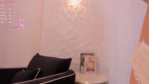 Juanita Clay online show from January 5, 5:27 pm