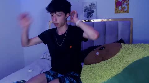 juanmres online show from May 5, 8:47 pm
