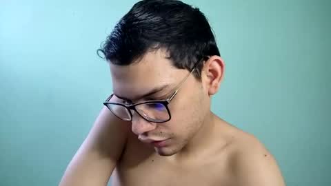Snapshot of juansuarez204 chatting on December 22, 9:42 pm juansuarez204 online show from December 22, 9:42 pm