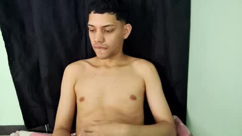 Snapshot of juansuarez204 chatting on February 5, 9:40 pm juansuarez204 online show from February 5, 9:40 pm