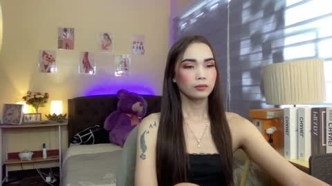 EloiseMoree online show from December 18, 2:21 am