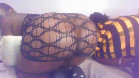 Snapshot of juicy_assgamma chatting on September 16, 8:50 am juicyass online show from September 16, 8:50 am