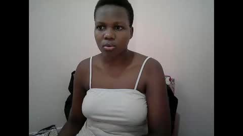 Snapshot of juicy_bella2 chatting on September 14, 9:55 am juicy_bella2 online show from September 14, 9:55 am
