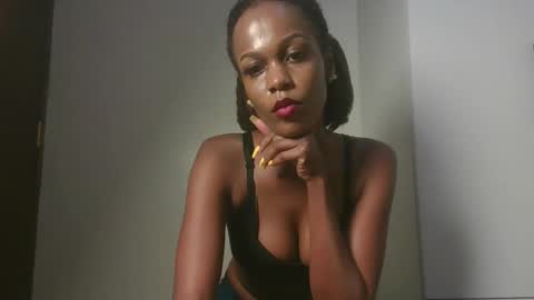 Juicey lovely online show from February 5, 7:50 pm