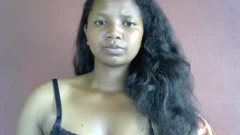 Snapshot of juicy_pretty chatting on February 21, 9:13 am stellah online show from February 21, 9:13 am