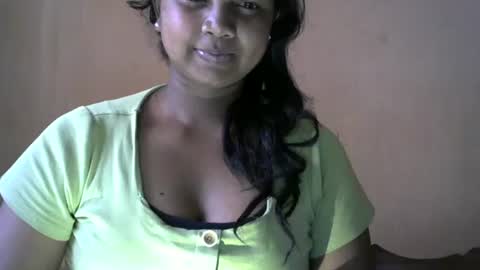 Snapshot of juicy_pretty chatting on September 12, 8:05 am stellah online show from September 12, 8:05 am