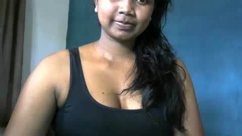 Snapshot of juicy_pretty chatting on September 13, 10:39 am stellah online show from September 13, 10:39 am