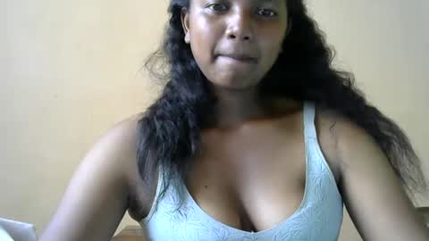 Snapshot of juicy_pretty chatting on February 13, 11:28 am stellah online show from February 13, 11:28 am