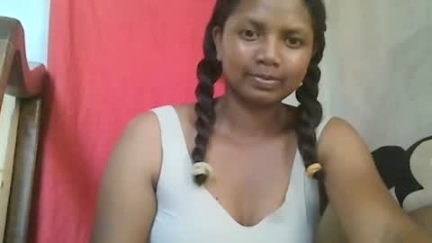 Snapshot of juicy_pretty chatting on December 9, 9:28 am stellah online show from December 9, 9:28 am