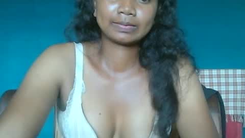 Snapshot of juicy_pretty chatting on January 16, 11:48 am stellah online show from January 16, 11:48 am