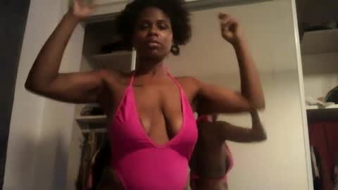 JuicyExotic online show from September 25, 11:39 am