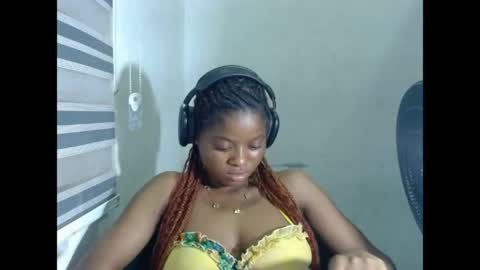 juicynpinkx online show from April 5, 6:16 pm