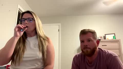 JuicyPeach36 online show from December 2, 11:57 pm