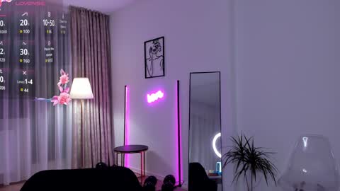 juicyypeachh_ online show from February 3, 2:25 am