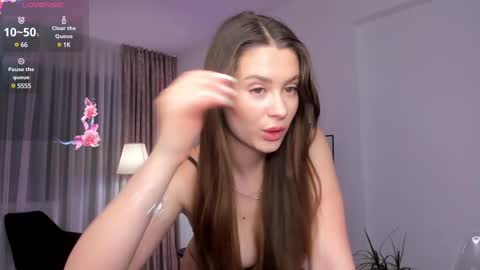 juicyypeachh_ online show from February 21, 8:16 pm