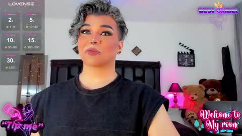 Snapshot of jujubee_lander chatting on January 12, 1:27 pm Jujubee online show from January 12, 1:27 pm