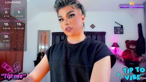 Snapshot of jujubee_lander chatting on January 27, 4:54 pm Jujubee online show from January 27, 4:54 pm