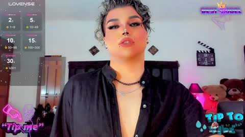 Snapshot of jujubee_lander chatting on January 13, 2:00 pm Jujubee online show from January 13, 2:00 pm