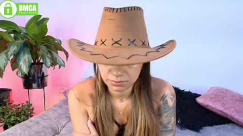 Jules and Gia online show from May 6, 4:46 pm