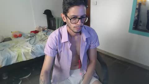 Julfigo online show from April 9, 3:39 pm