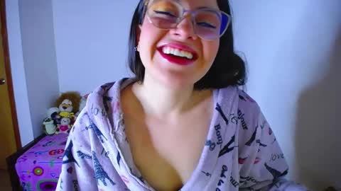 Snapshot of juli05star chatting on September 11, 2:24 am Juliana online show from September 11, 2:24 am