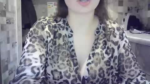 julia69009 online show from December 14, 11:44 pm