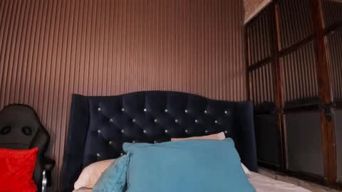 Julia online show from November 15, 1:40 am