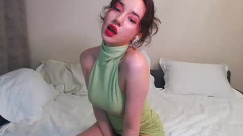 Julia online show from June 16, 7:29 pm
