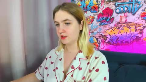 Julia Jips online show from September 13, 7:44 am