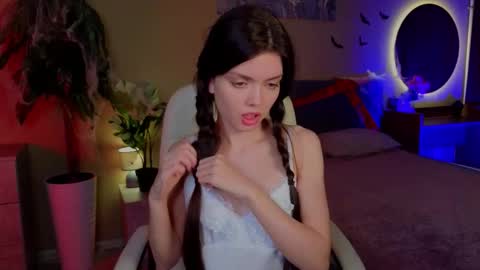 Julia online show from October 28, 2:07 pm