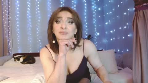 Julia online show from May 17, 3:16 am