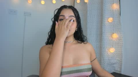 julia_strauns online show from January 3, 8:10 am