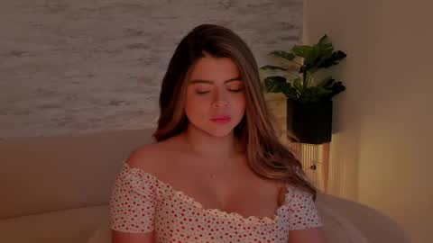Snapshot of juliabelle_ chatting on September 15, 1:12 pm Julia Belle online show from September 15, 1:12 pm