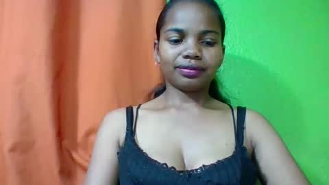 juliah02 online show from May 11, 7:48 am