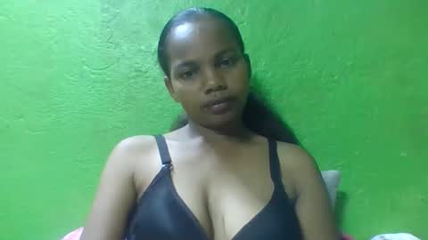 juliah02 online show from March 27, 1:01 pm