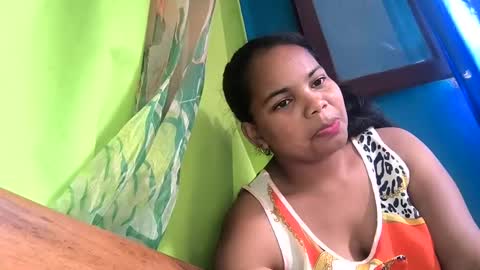 juliah02 online show from February 4, 9:17 am