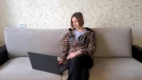 Kate online show from April 1, 2:47 pm