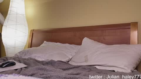 julian_cassablanca online show from December 3, 7:49 am