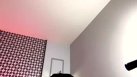 JULIAN KNOX online show from March 13, 5:22 am