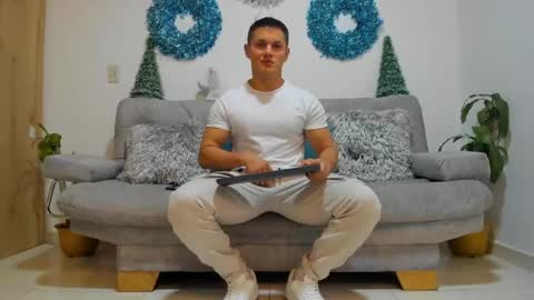 julian_wallace online show from December 24, 10:28 pm